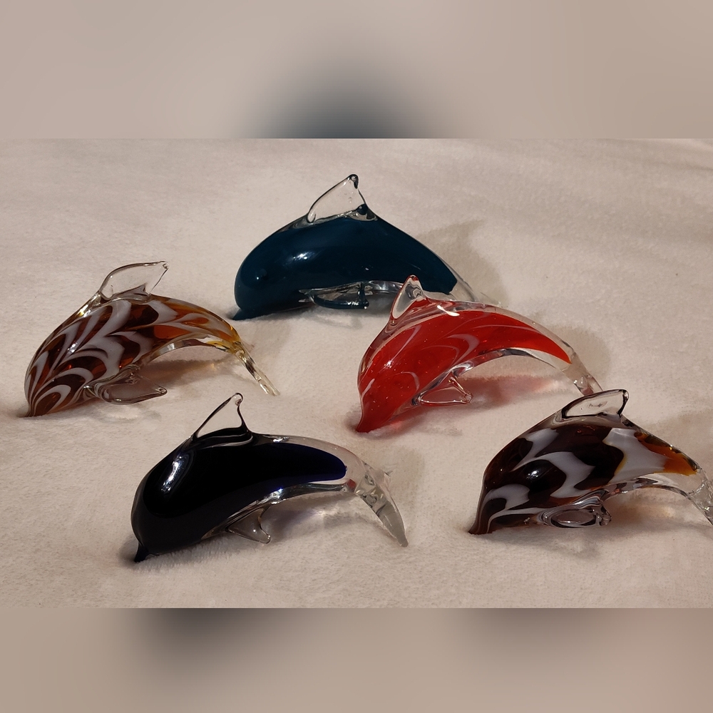 Like-New Blown Glass Dolphin Bundle (5)